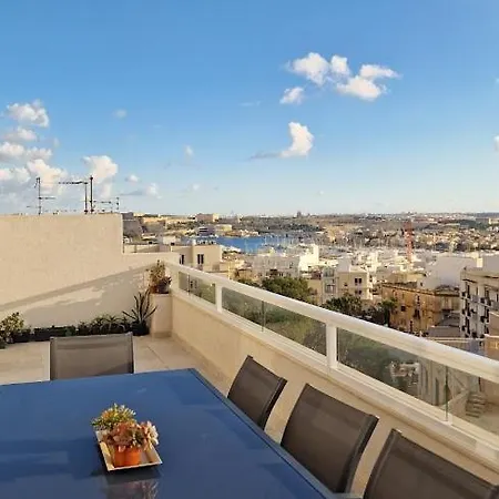 Апартаменты Duplex Penthouse With Seaviews *