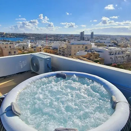 Duplex Penthouse With Seaviews Апартаменты *